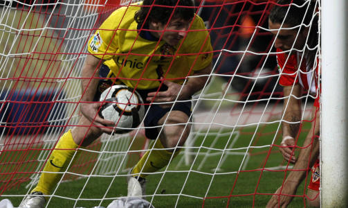 REDDET POENG: La Liga-toppscorer Lionel Messi reddet poeng for Barcelona med seriescoring nummer 18 og 19 for sesongen.Foto: SCANPIX/REUTERS/Jon Nazca