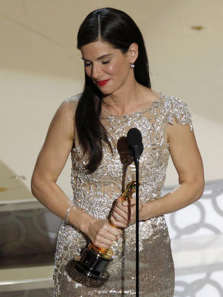 HISTORISK 1: Sandra Bullock fikk b�de en Razzie-pris og en Oscar samme helg. Foto: SCANPIX