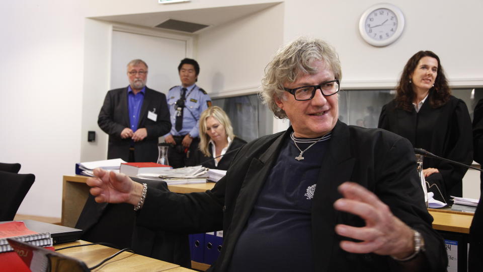 VITNER I DAG: Psykolog Thore Langfeldt skal i dag forklare seg om terapien han har hatt med Lommemann-tiltalte Erik Andersen. Langfeldt har hatt over 50 terapitimer med Andersen. Her er han i rettssalen der Lommemannen-saken p�g�r. Foto: Hans Arne Vedlog