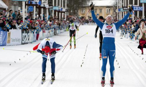 BER�MT FOR KOLLAPS: Petter Northug forsikret etter OL-stafetten at han aldri kommer til � g� p� �en Brink�, og at han i motsetning til svensken t�ler � g� med melkesyre. I g�r gikk samme Brink inn til seier i den prestisjetunge Vasaloppet. Foto:   AP Photo/ Ulf Palm