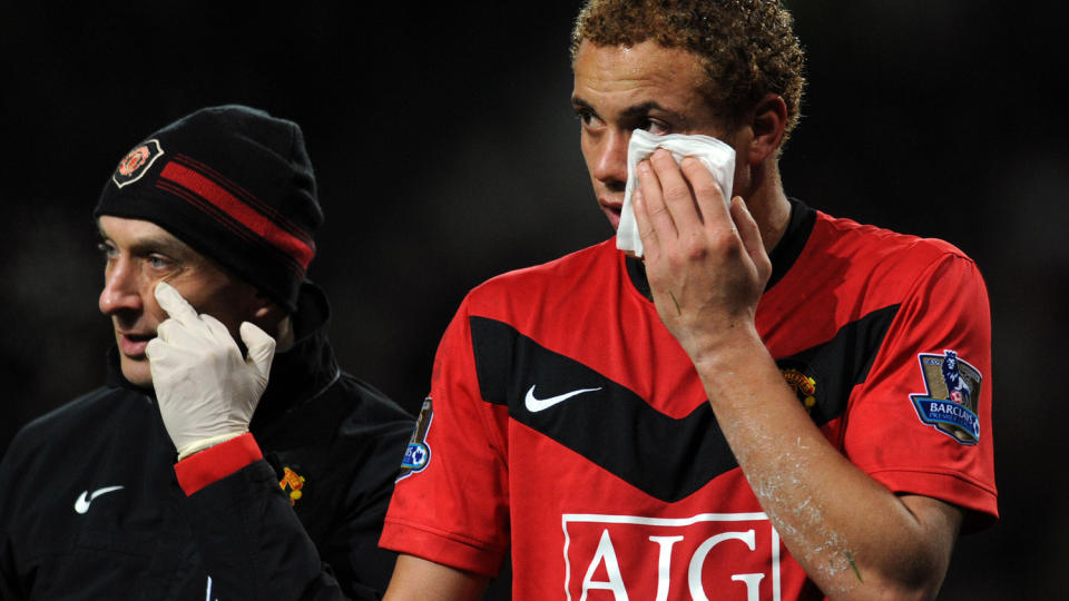 MER FORSVARSTR�BBEL: Skadene har florert i backrekka til Manchester United denne sesongen. Sistemann ut p� lista er Wes Brown. Foto: AFP PHOTO/PAUL ELLIS