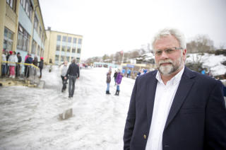 TOK TIL T�RENE: - Det er ingen fasit p� hvordan man takler sorgen, sier ordf�rer Per Kristian �yen til Dagbladet. Foto: Thomas Rasmus Skaug/Dagbladet