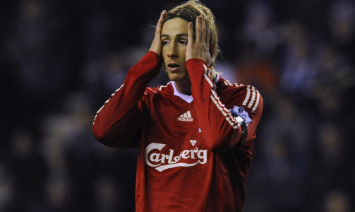 FRUSTRERENDE KVELD: Fernando Torres hadde sine sjanser til � score i kampen, men klarte det ikke. Spissen p�dro seg gult kort etter en sein takling i andre omgang.Foto: SCANPIX/REUTERS/Nigel Roddis