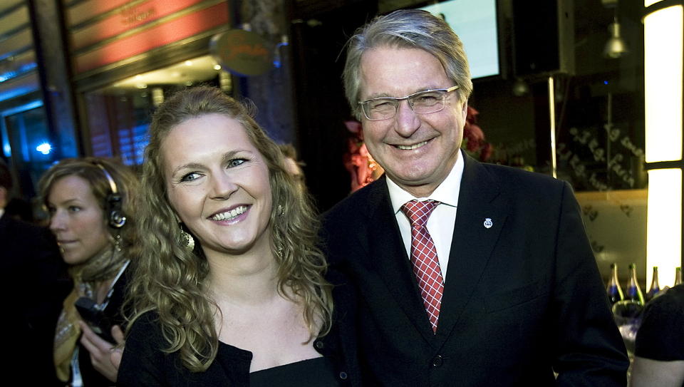 GIFTER SEG: Ordf�rer Fabian Stang skal i juni gifte seg med Catharina Munthe. Men planene om 200 gjester i R�dhuset p� selve bryllupsdagen og en regning p� 70.000 kroner ble for dr�yt, og mandag trakk Stang selv forslaget om en mottakelse. Foto: Henning Lilleg�rd / Dagbladet