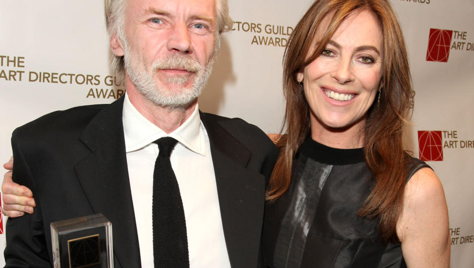 OSCAR-VINNER: �Norske� Karl J�l�usson er produksjonsdesigner p� Kathryn Bigelows �The Hurt Locker�, og kan ta litt av �ren for at den ble �rets store Oscar-vinner. Her er de avbildet sammen i Los Angeles i februar, etter at J�l�usson mottok en pris for sitt arbeid med filmen. 
Foto: AP/Scanpix