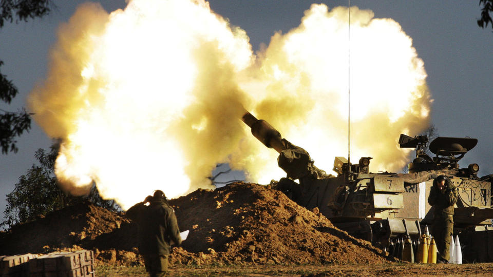 KRIGEN I 2009: Israelske soldater angriper m�l s�r i Gaza i januar. Fremdeles er det sv�rt vanskelig for journalister � komme inn i omr�det.
Foto: AP/Scanpix