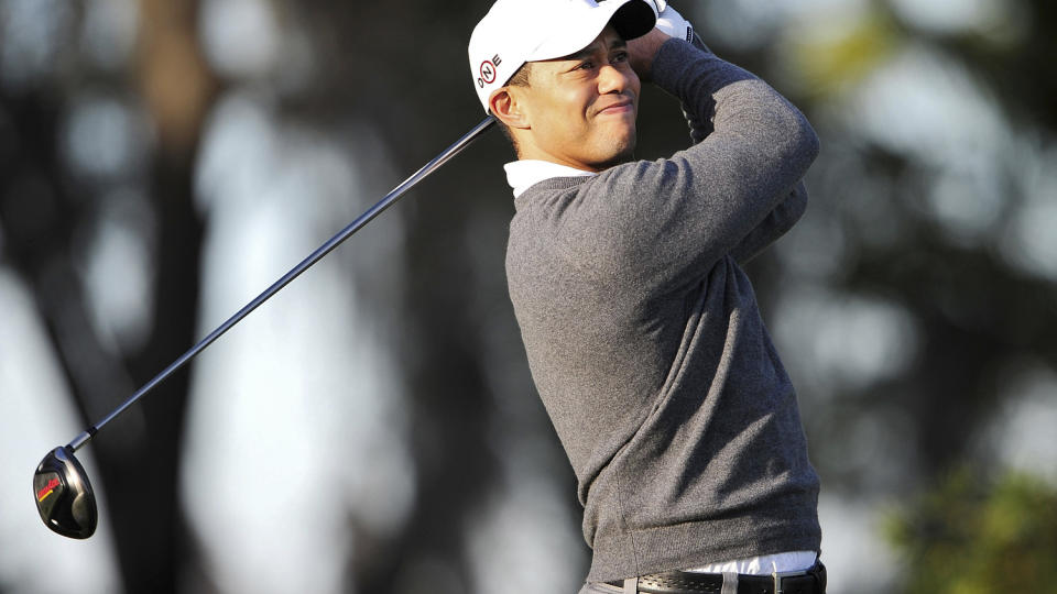 JOBBER MED SVINGTRENER: Tiger Woods er tilbake i trening, noe som setter fart i ryktene om at et comeback er like rundt hj�rnet. Foto:  REUTERS/Sam Greenwood/Pool