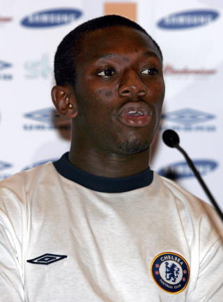 REDKORDKJ�P: Her ble h�yrevingen presentert som Chelsea-spiller i juli 2005. Fortsatt er overgangs-summen p� 21 millioner pund rekord for City. Foto: REUTERS/Ray Stubblebine