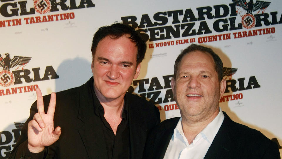 PARTNERE: Quentin Tarantino og Harvey Weinstein har v�rt forretningspartnere lenge. N� vurderer f�rstnevnte � lage dokumentar om produsenten. FOTO: SCANPIX/AP