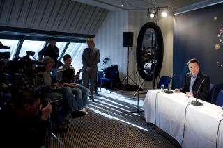 MYE OPPMERKSOMHET: Det har v�rt mange spekulasjoner ang�ende hvem som skulle lede den internasjonale finalen. I dag lanserte 
NRKs prosjektleder Jon Ola Sand programlederne. 
Foto: Kyrre Lien / Scanpix