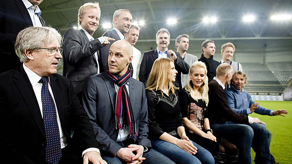 IKKE BAJASER: Davy Wathne og resten av programleder-, ekspert- og kommentatorgjengen i TV 2 var i dag samlet p� Telenor Arena, klare for seriestart. Wathne avviser kritikk mot kanalens sterke fokus p� kontroversielle situasjoner. - Journalistikk handler om det irregul�re, sier Wathne. Foto: Bj�rn Langsem, Dagbladet