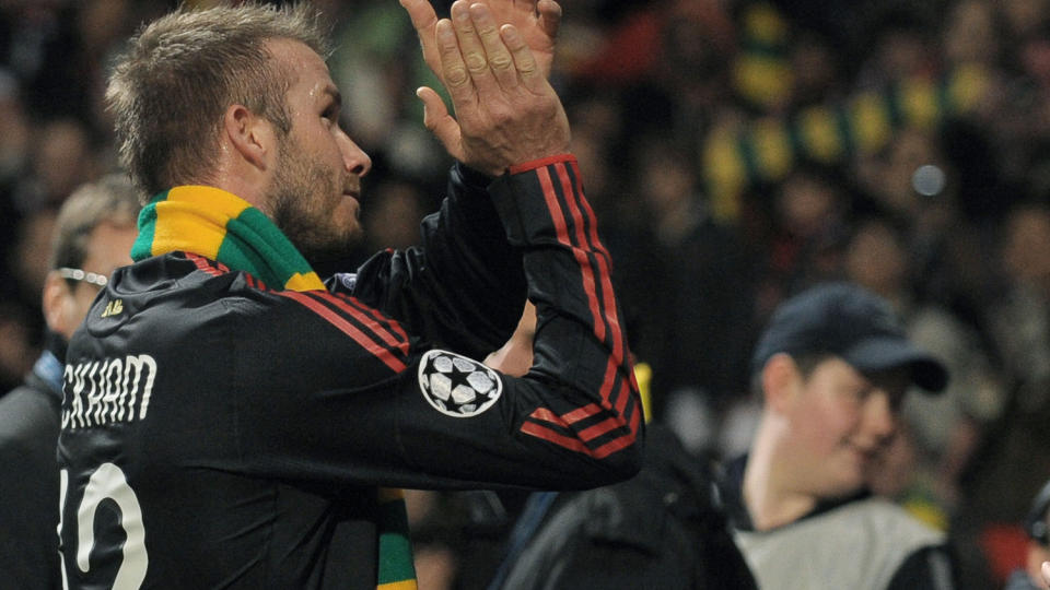 R�RT: David Beckham er popul�r p� Old Trafford fra f�r, og kveldens opptreden skader nok ikke.Foto: SCANPIX/AFP/ANDREW YATES
