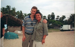 MEKLING: Anne Sender og Erik Solheim p� krigsherjede Sri Lanka i 2003.