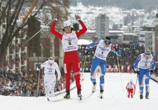 UIMOTST�ELIG: Da Justyna Kowalczyk falt, var det ingen som kunne hindre Marit Bj�rgen i � gj�re som i OL; � g� til topps p� den klassiske sprinten.Foto: Erlend Aas / Scanpix