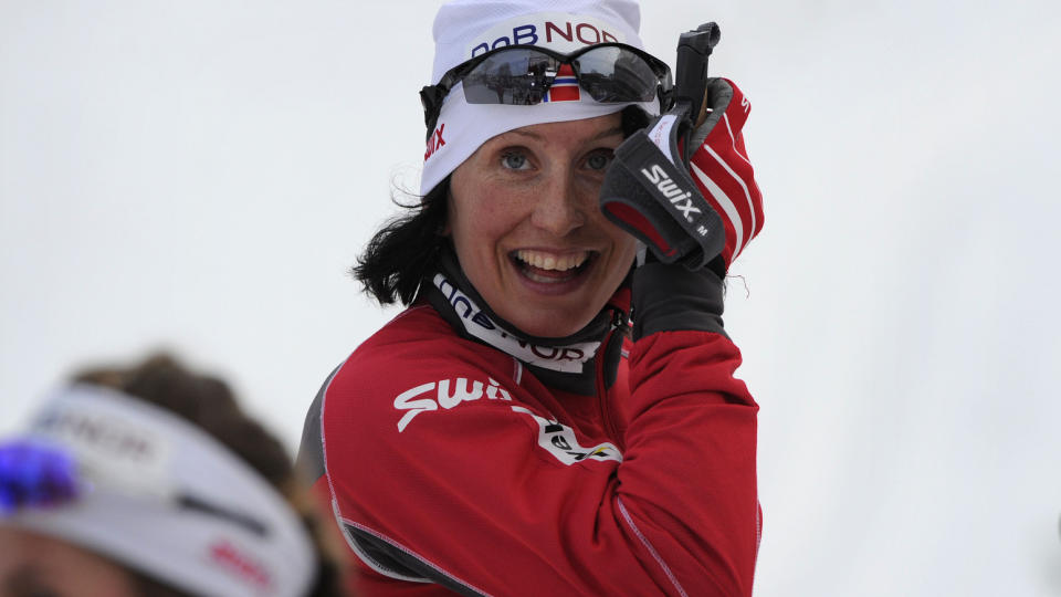 M�TTE TREKKE P� SMILEB�NDET: Marit Bj�rgen kunne ikke annet enn � se det sm�komiske i at en polsk langrennsjente ble tatt i doping, etter at hun selv opplevde � bli verbalt angrepet av den polske leiren i OL for sin bruk av astmamedisin. 
Foto: Hans A Vedlog / Dagbladet