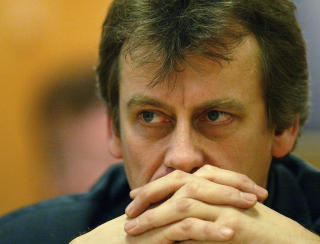 OFFENTLIGGJ�R NYE FUNN: Global Witness, her ved leder Simon Taylor. Foto: REUTERS/Andreas Meier