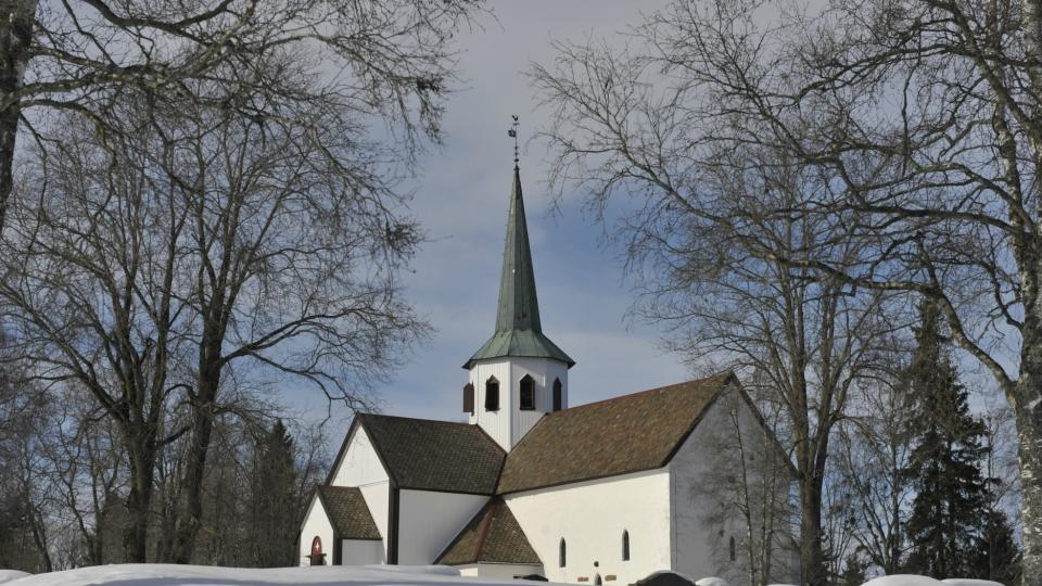 BEGRAVELSE: Vera Vildmyren ble bisatt i Lunner kirke i dag. Foto: John Terje Pedersen/Dagbladet