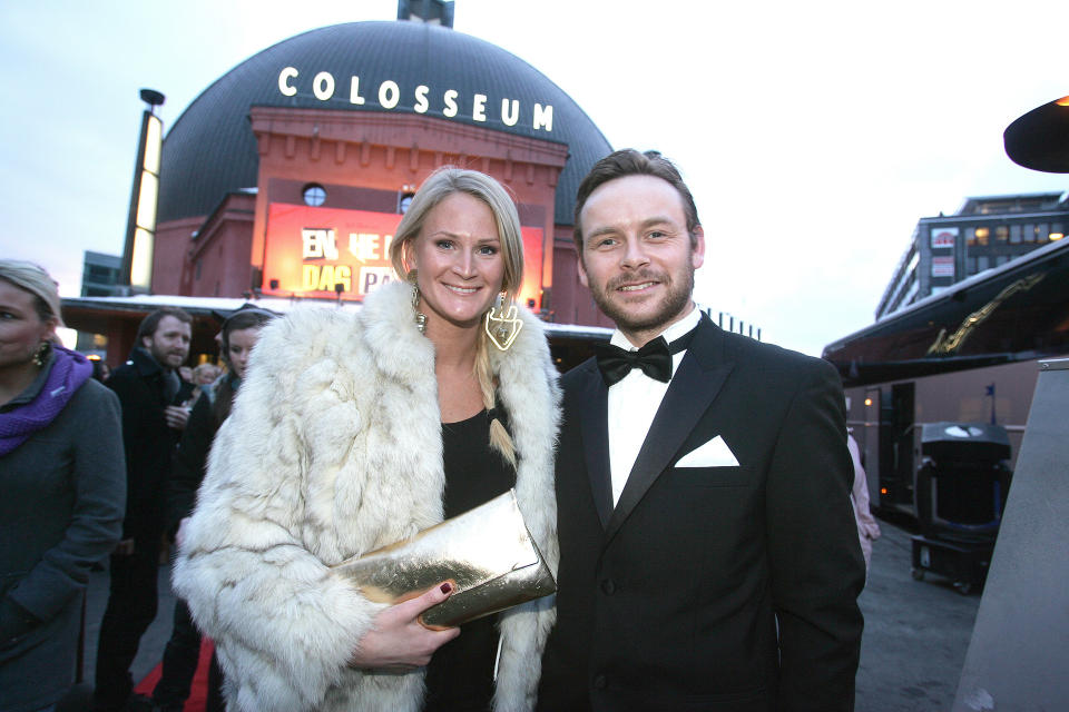 P� PREMIERE: Kristin Eids� (28) spiller Mette-Marit i filmen om Se og H�r. Jan Gunnar R�ise (34) spiller journalist H�vard Meln�s. Foto: MARIUS GULLIKSRUD/STELLA PICTURES