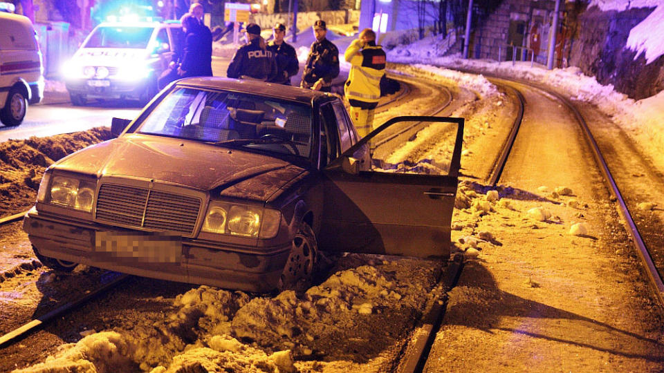 ENDTE I ARRESTEN: Her gikk det galt for gutten i 20-�rene som var ute og kj�rte natt til idag. Foto: Svein Gustav Wilhelmsen
