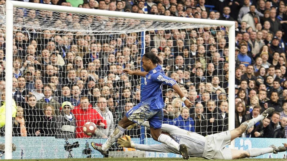GIFTIG: Didier Drogba scoret b�de sitt 20. og 21. ligam�l (bildet) for sesongen. Dermed passerte han sin egen bestenotering fra 2006-2007 sesongen da det ble 20 fulltreffere.Foto: SCANPIX
