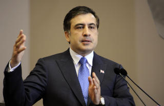 MELDT DREPT: Georgias president Mikheil Saakasjvili. Foto: AFP PHOTO / IRAKLI GEDENIDZE / SCANPIX