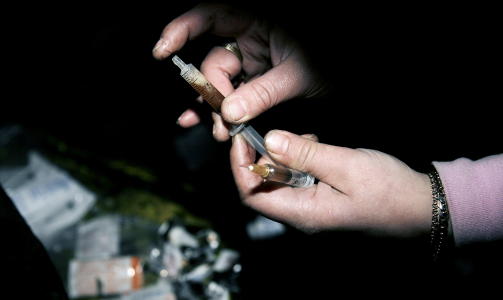 EN DOSE HEROIN: I slutten av mars skal en dansk narkoman for f�rste gang f� injisert en dose heroin av en lege i K�benhavn. Foto: JACQUES HVISTENDAHL