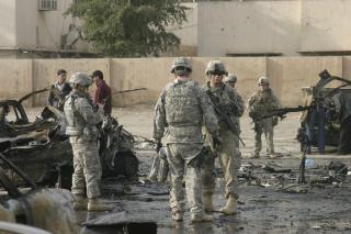 I IRAK: Amerikanske myndigheter etterforsker n� korrupsjon i forbindelse med gjenoppbygningen av Irak og skal if�lge The New York Times ha opprettet mer enn 50 nye saker de siste seks m�nedene.  Foto: EPA/SHEHAB AHMED/Scanpix