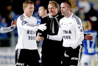 SETT DET F�R? RBKs trener Erik Hamren gratulerer Rade Prica og Steffen Iversen etter kampen.
Foto: Stian Lysberg Solum / SCANPIX