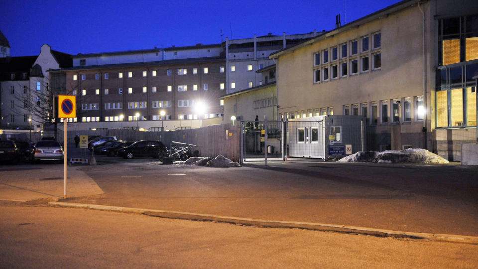 SKUDD AVFYRT: Politiet jakter n� en eller flere gjerningsmenn etter skuddene i Malm�. Foto: Lasse Svensson/Expressen