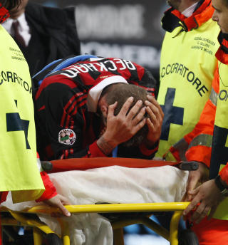 I T�RER: Etter hvert ble det tydeligere hvor ille det faktisk var.Foto: SCANPIX/AP/Antonio Calanni