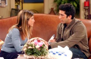 KJ�RESTER P� TV: Forholdet mellom Ross Geller og Rachel Green (Jennifer Aniston) fikk mye oppmerksomhet blant �Friends�-fansen. Foto: STELLA PICTURES