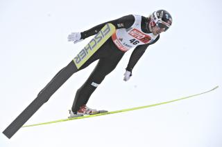 SKAL V�RE ARTIG: Petter Tande  mener det ikke er g�y nok � hoppe p� landslaget. Foto: EPA/Markku Ojala