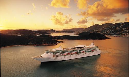 IKKE BARE IDYLL: Vision of the Seas er p� nytt rammet av utbrudd av mageonde blant passasjerene. Foto: RCCL