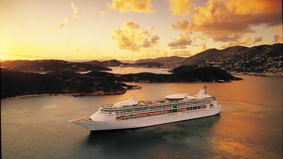 SOMMERB�TEN: Neste �r kan du legge sommerferien p� cruiseskip med avgang Akershuskaia. RCCLs Vision of the Seas f�r seks avganger fra den norske hovedstaden.