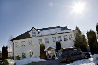 PUSSET OPP: Hovedkontoret til Nordic Intertrade p� Lierstranda utenfor Drammen st�r i kontrast til de noe slitne omgivelsene. Foto: Torbj�rn Gr�nning / Dagbladet