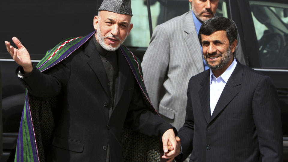 AFGHANISTANS PRESIDENT: Hamid Karzai tok i forrige m�ned i mot Irans president Mahmoud Ahmadinejad i Kabul. Foto: REUTERS/Sorkhabi/Scanpix