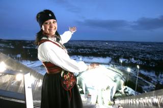 FRA KOLLEN-�PNINGEN: Marianne Westby satte i gang Anette sagen unde �pningen av den nye bakken i Holmenkollen. Foto: STELLA PICTURES