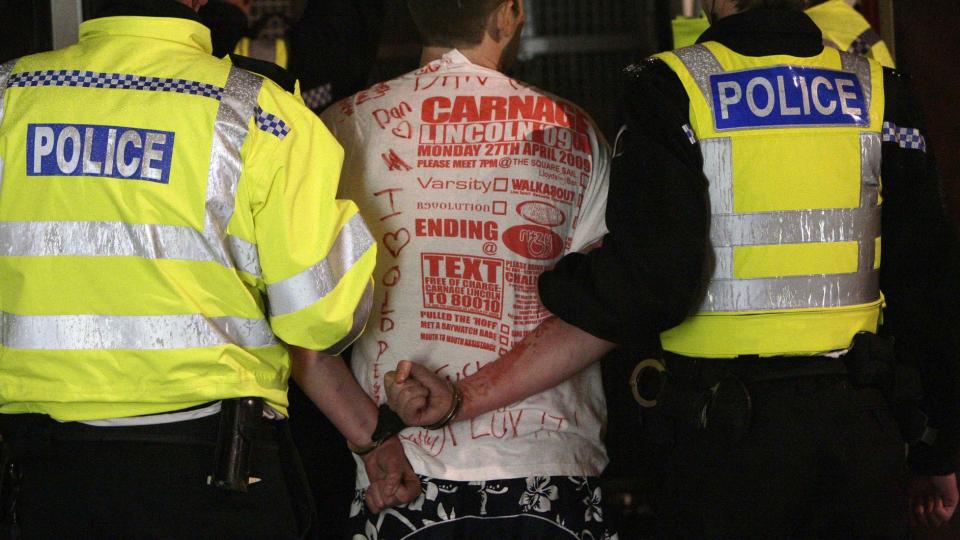 TIDENES YNGSTE: En britisk 12-�ring trodde han var immun mot fengsel p� grunn av hans unge alder. N� har britiske myndigheter satt foten ned.   REUTERS/Darren Staples   (BRITAIN SOCIETY)