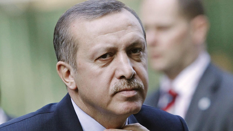 STOLER P� IRAN: Tyrkias statsminister Recep Tayyip Erdogan sier han ikke tror Iran �nsker � utvikle atomv�pen. Foto:SCANPIX/REUTERS/Luke MacGregor