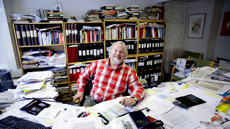 P� TWITTER: Generalsekret�r i Norsk Presseforbund, Per Edgar Kokkvold,  har f�tt noen m�neders erfaring p� Twitter men har ikke endret syn p� journalisters bruk av sosiale medier: - Det er en viktig kommunikasjonskanal, men kan ikke erstatte journalistikk, sier Kokkvold.

Foto: Adrian �hrn Johansen / Dagbladet