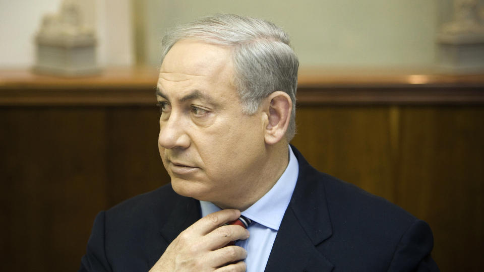 TROFASTE ST�TTESPILLERE:  Israels statsminister Benjamin Netanyahu reiser til Washington for � m�te trofaste st�ttespillere i den proisraelske lobbygruppen AIPAC og Kongressen. Noe m�te i Det hvite hus st�r forel�pig ikke p� programmet. REUTERS/Bernat Armangue/PooL