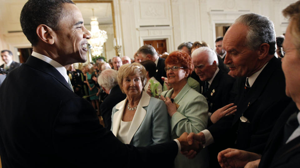  NY MIDT�STEN-PLAN:  If�lge The New York Times arbeider president Barack Obama med en helt ny fredsplan for Midt�sten. Her holder presidenten mottakelse i Det Hvite Hus i g�r i anledning irenes store dag St. Patricks Day. FOTO: AP/SCANPIX.