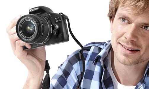 TOPPKAMERA: Canon EOS 550D er et av de beste forbrukerspeilrefleksene du kan f� akkurat n�. Foto: Canon
