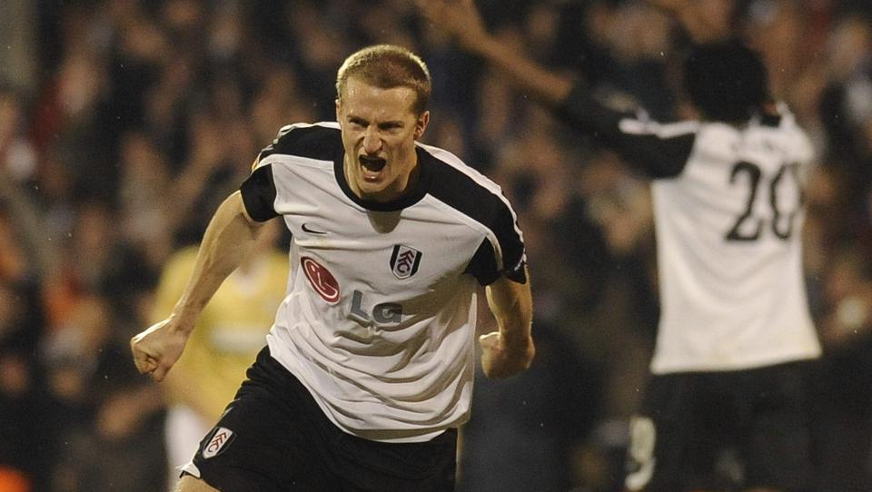 STOR SKALP: Brede Hangeland jubler i det dommeren bl�ser av kampen p� Craven Cottage. Landslagskapteinens Fulham sto for en fotballsensasjon da de vant 5-4 sammenlagt etter at Juve gikk opp til 4-1 etter bare et dr�yt minutt av kveldens 2. kamp i �ttedelsfinalen i Europa League. Foto: Alan Crowhurst, EPA/Scanpix