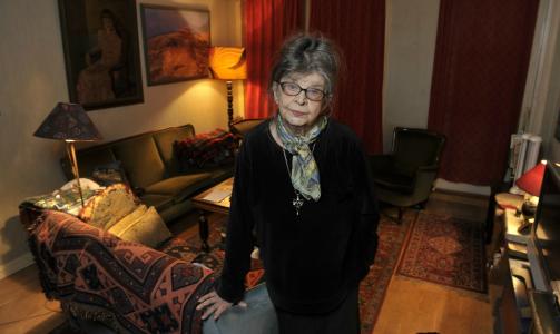 - HAN ER SAVNET: Anne B. Ki�rland (82) bodde i etasjen over 90-�ringen i 13 �r. Hun beskriver ham som snill og omtenksom. - Jeg savner ham. Det var et tap for oss � miste ham, sier hun. FOTO: JON TERJE PEDERSEN