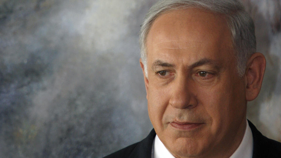  PR�VER � KOMME P� TALEFOT IGJEN:  I g�r kveld ringte Israels statsminister Minister Benjamin Netanyahu til USAs utenriksminister Hillary Clinton. FOTO:GIL  COHEN MAGEN, REUTERS/SCANPIX.
