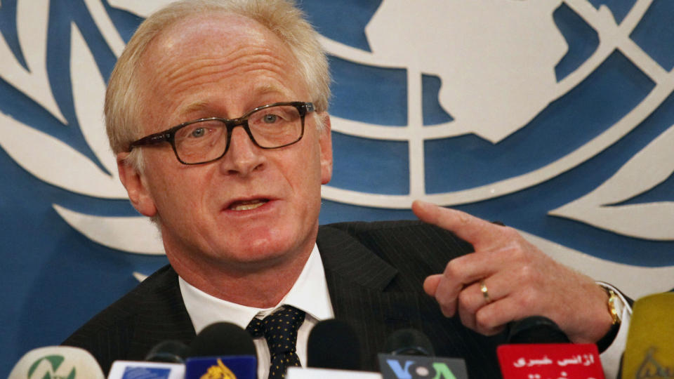 SISTE DAG P� JOBBEN:   Kai Eide p� sin siste pressekonferanse i Kabul 4. mars som FNs spesialutsending. I et intervju med BBC World fra Oslo er han mer frittalende om sin skepsis til Pakistans bremserolle i Afghanistan. FOTO: MOHAMMAD SHIOB, AP/REUTERS.