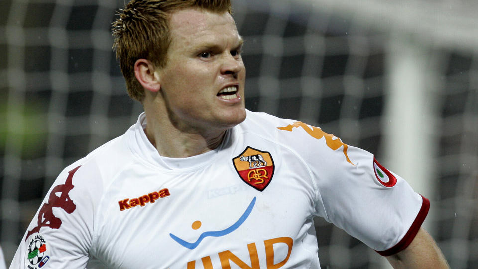 JEVNERE: Roma-proff John Arne Riise tror Premier Leagues kvalitetsforsprang er i ferd med � minke.Foto: SCANPIX/AP/Antonio Calanni