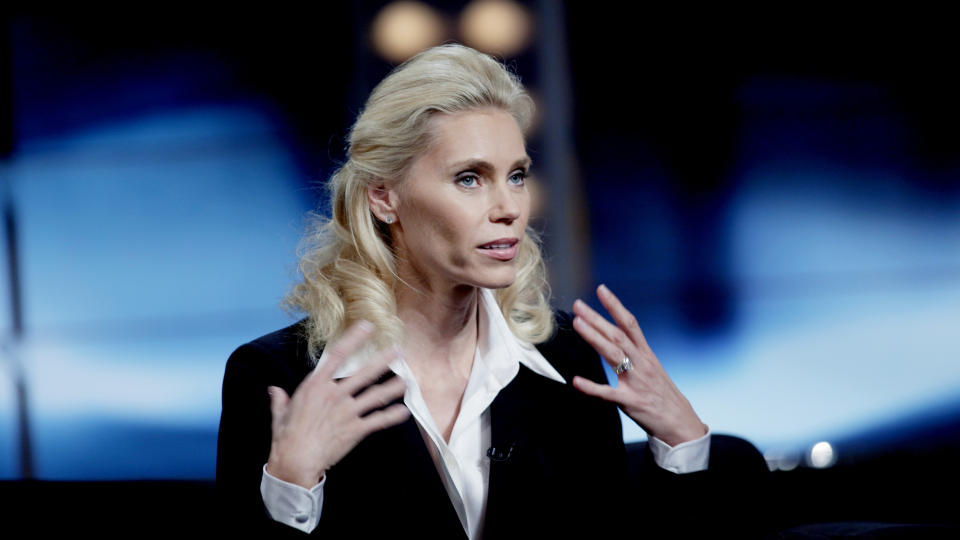 HOLLYWOOD-KJENDIS ANNA ANKA:  - Jeg syns kjendiser er s� teite. Jo mer penger de har, jo teitere blir de. Jeg har ingen planer om � bli s�nn, sier Anna Anka i et intervju med Kamille, som kommer i salg mandag. Foto: Jacques Hvistendahl