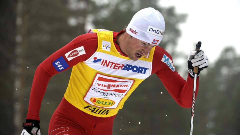 SLO SVENSKENE P� HJEMMEBANE: Petter Northug fosset inn til en ny seier i en massespurt under dagens skiathlom i Falun. Foto: Anders Wiklund, EPA/Scanpix